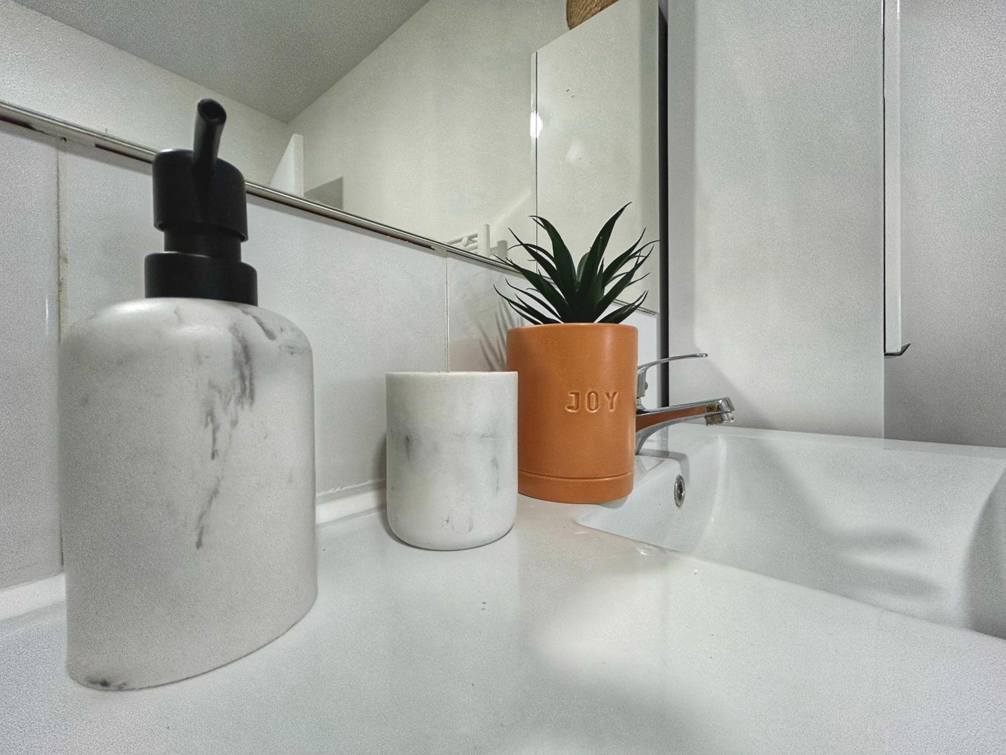 Appartement Doux Rouinet Cocoon à Fourques  Extérieur photo